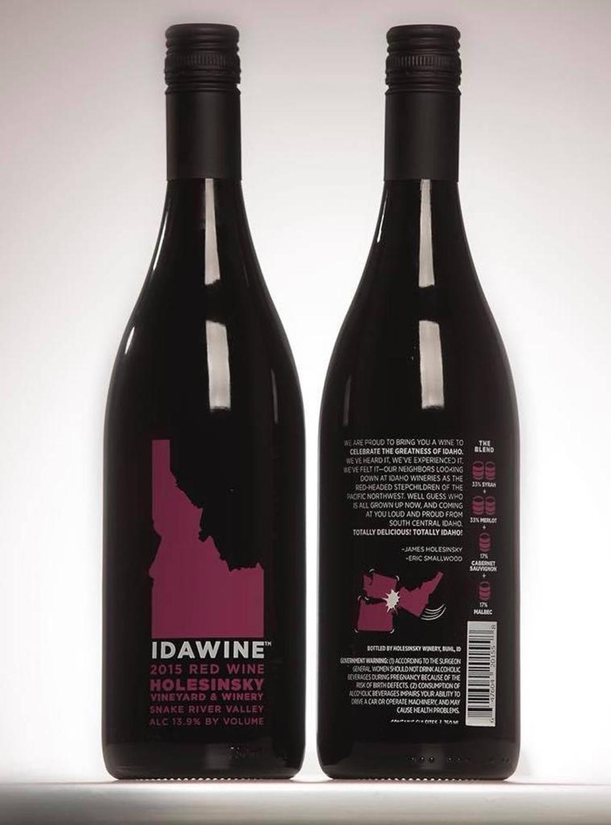 The front and back of Idawine bottles.