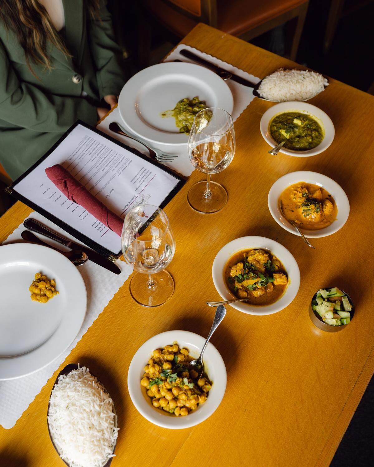 Smell those spices permeating the room? Bombay Grill soon will bring its Indian cuisine to Meridian.