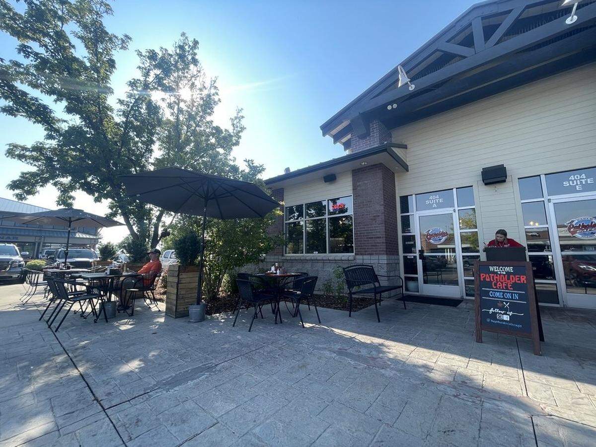 The Potholder Cafe has a seasonal outdoor patio.