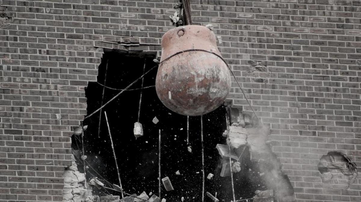 Wrecking balls are brutal. Let’s hope Ada County goes with an excavator.