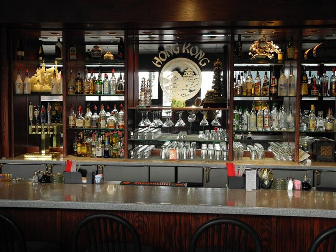 As the “Lounge” sign on the building’s exterior indicates, Hong Kong Restaurant had a full bar.