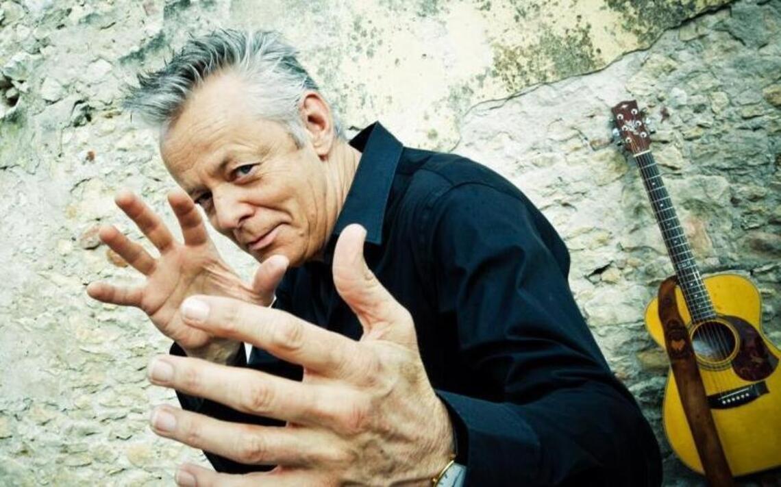 Tommy Emmanuel’s guitar magic — and Christmas classics — to fill Friday concert