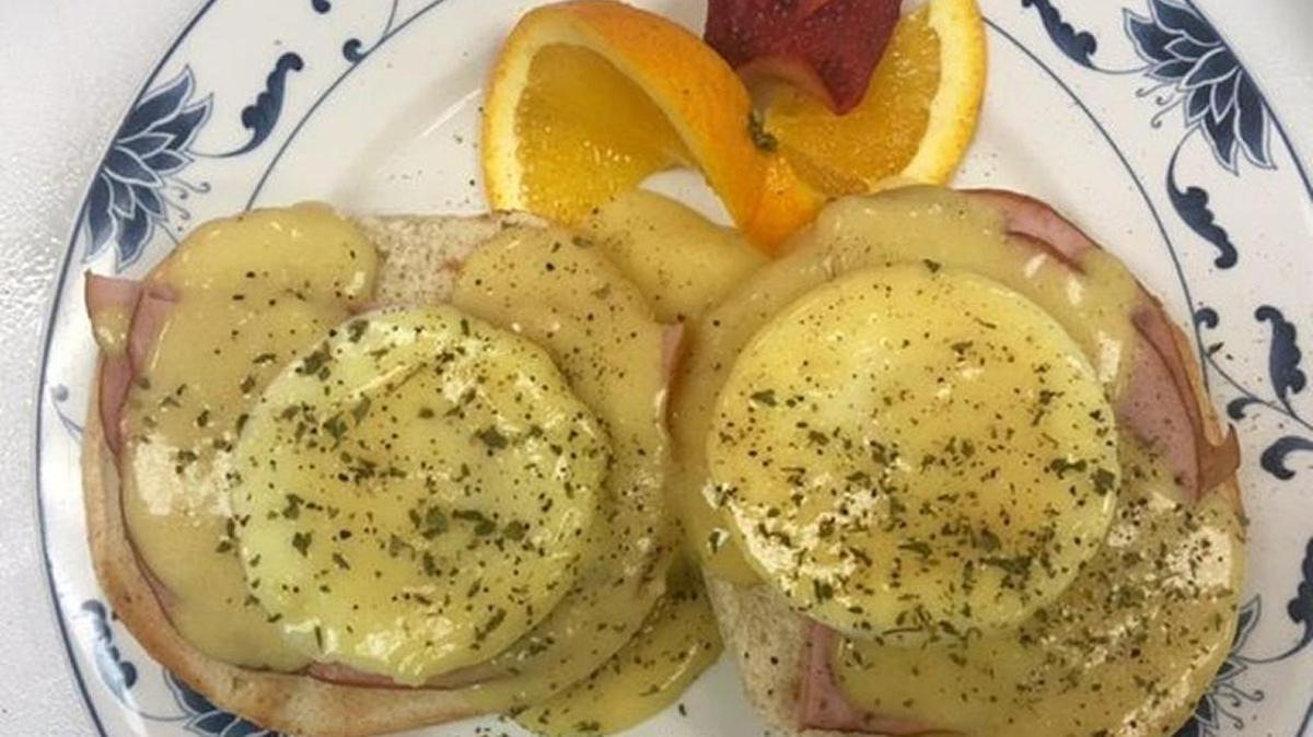 Frankie’s Benedict at Frankie’s Java: Two poached eggs and smoked ham over an English muffin, plus Hollandaise sauce, cracked pepper and parsley.