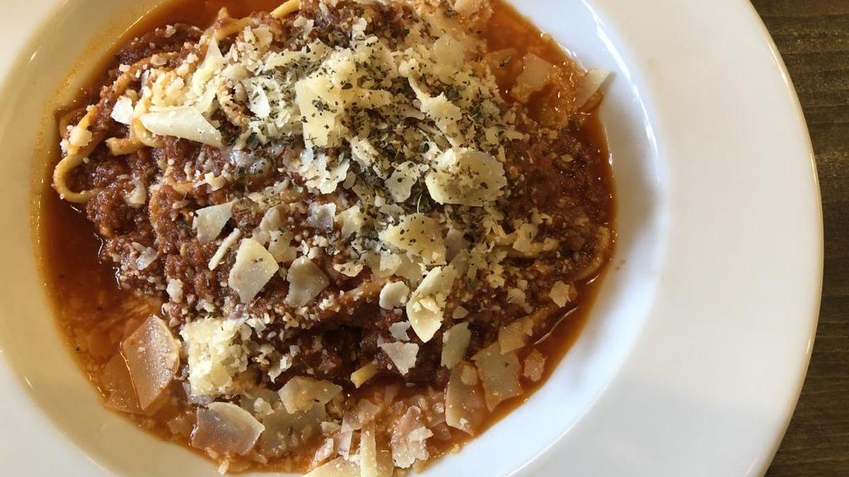 The bolognese at il Sugo can be paired with any pasta and has a very good, authentic taste.