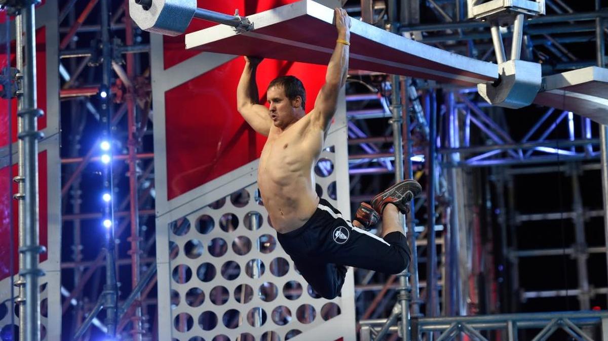 Idaho’s Cowboy Ninja Lance Pekus started out strong at the finale competition of NBC’s “American Ninja Warrior” on Monday night.