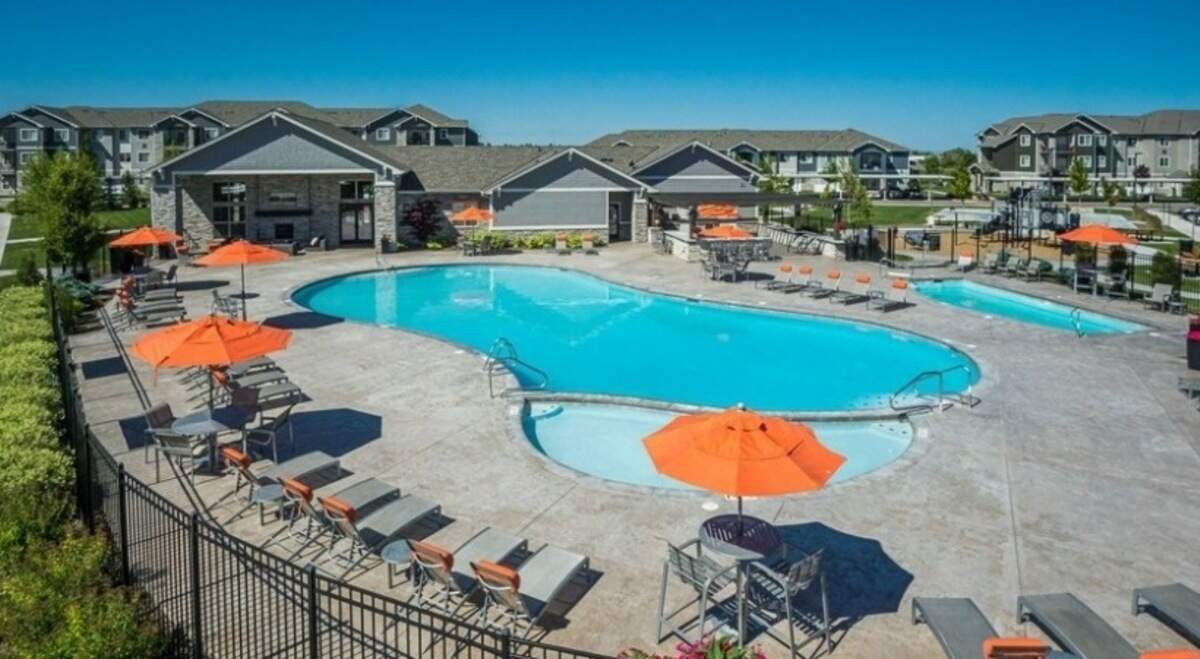 The pool at the Cortland at Ten Mile apartments.