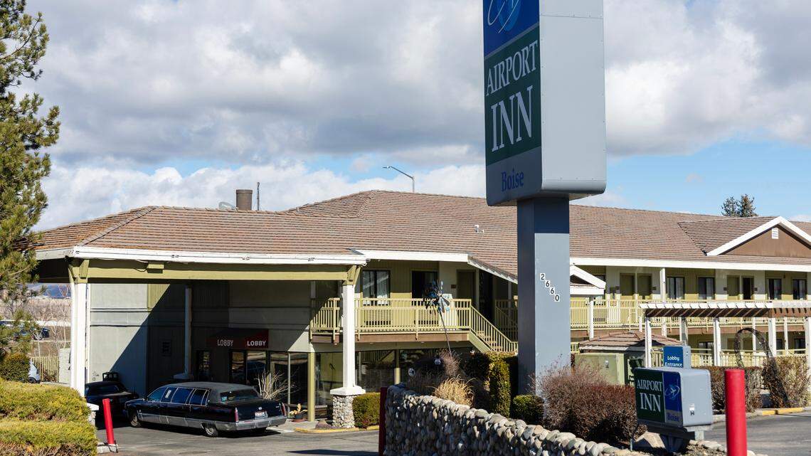 Airport Inn, a hotel located near the Boise Airport, at 2660 W. Airport Way.