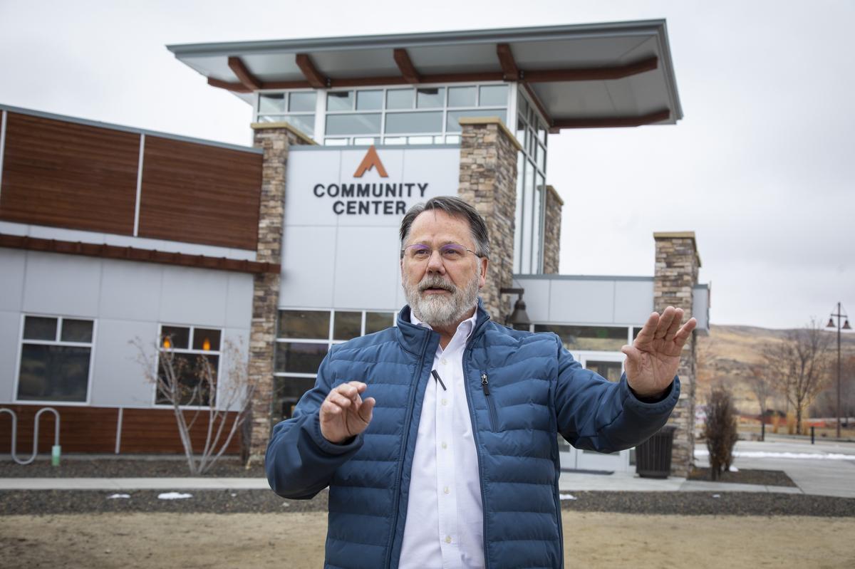 Avimor’s Dan Richter has a problem: He doesn’t yet have permission to build on more than the roughly 900 acres the county approved for development in 2003. He wants Eagle to annex all 23,000 acres that Avimor owns, but Eagle’s outgoing leaders might yet shut the city’s doors to future annexation.