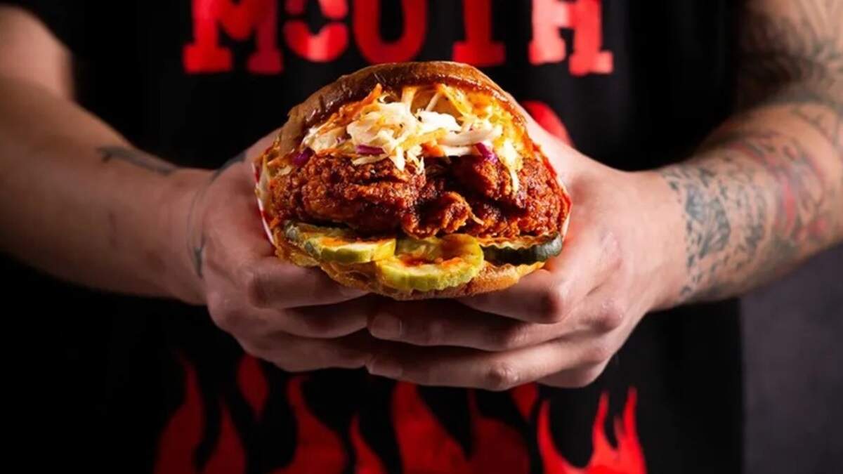 Burnin’ Mouth’s simple menu focuses on spicy chicken sandwiches.
