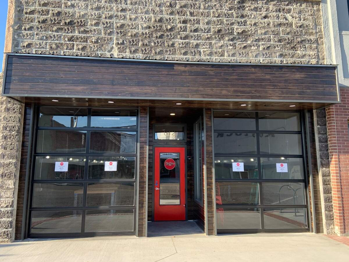 Eight Twelve Main was located next to Indian Creek Plaza.