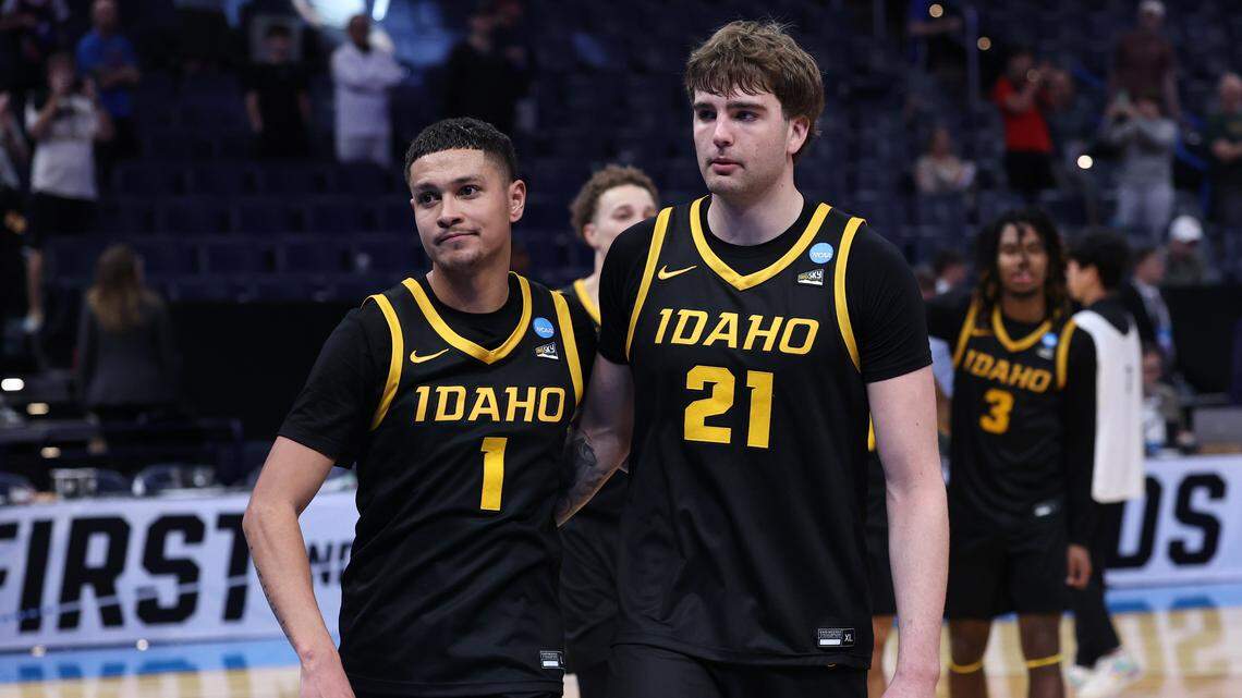 ‘They emptied the tanks.’ Houston flexes muscle in rout of Idaho in NCAA opener