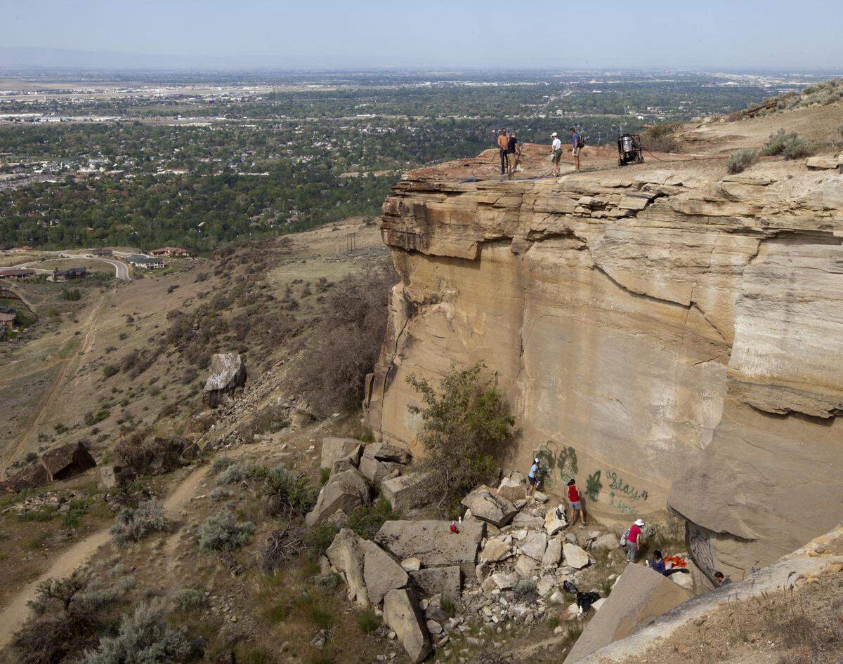 Table Rock Restoration, graffiti cleanup, volunteers