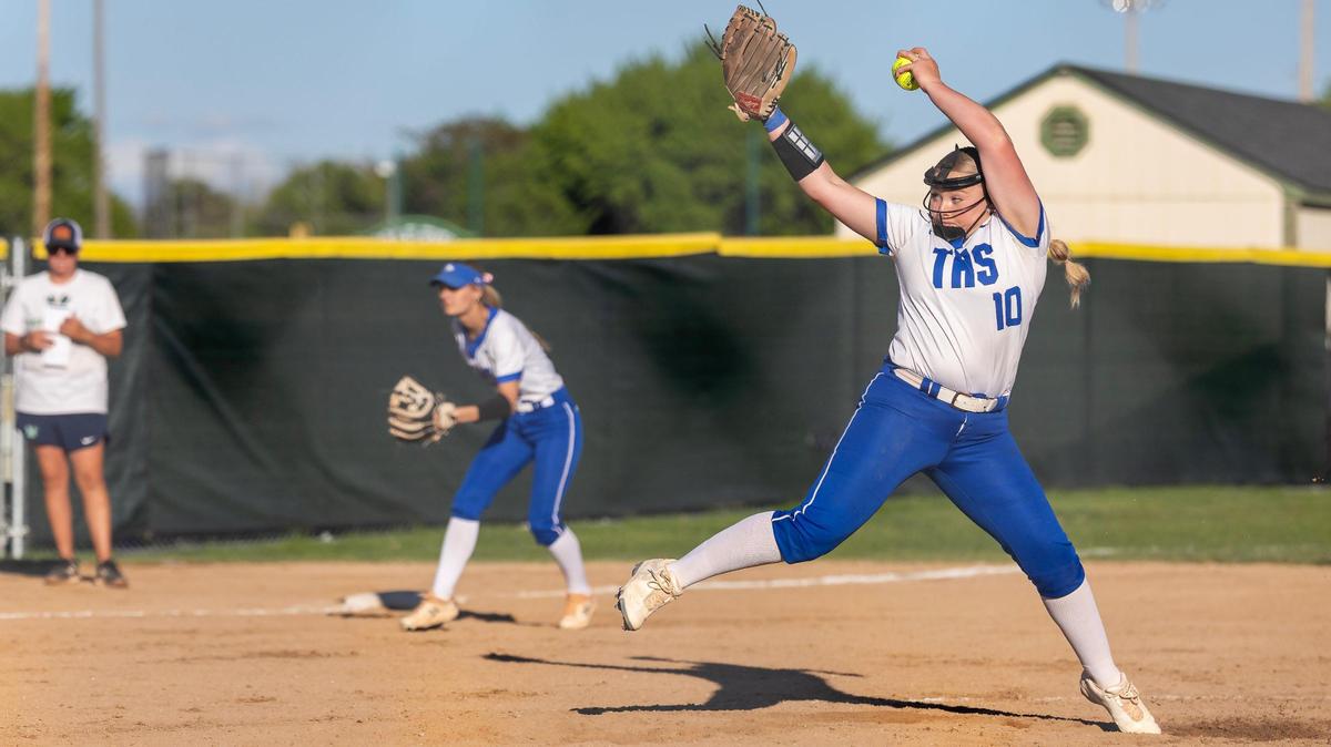Timberline senior Delaney Wright earned her 15th win of the season in the pitcher’s cirlce Tuesday.
