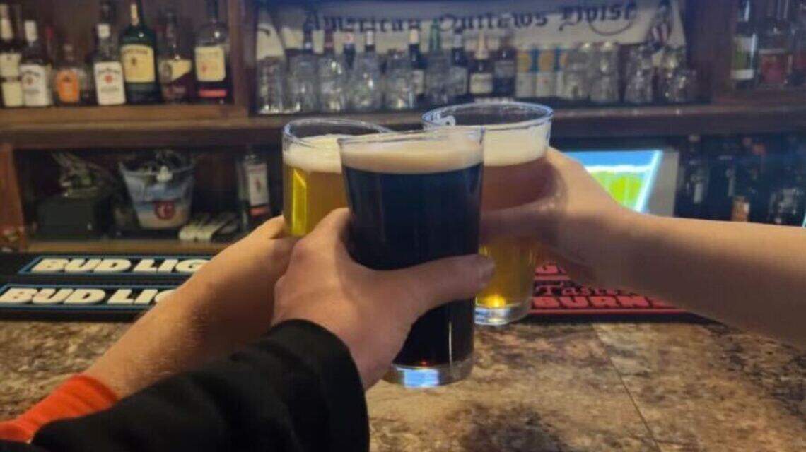 Can WA bars stay open an extra hour for drinks on daylight saving day? Here’s the law