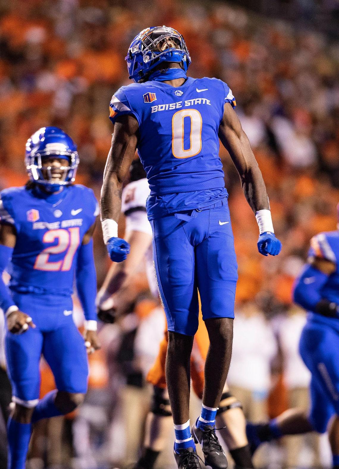 Boise State safety JL Skinner announced Sunday he will return for his senior season with the Broncos rather than enter the NFL Draft.