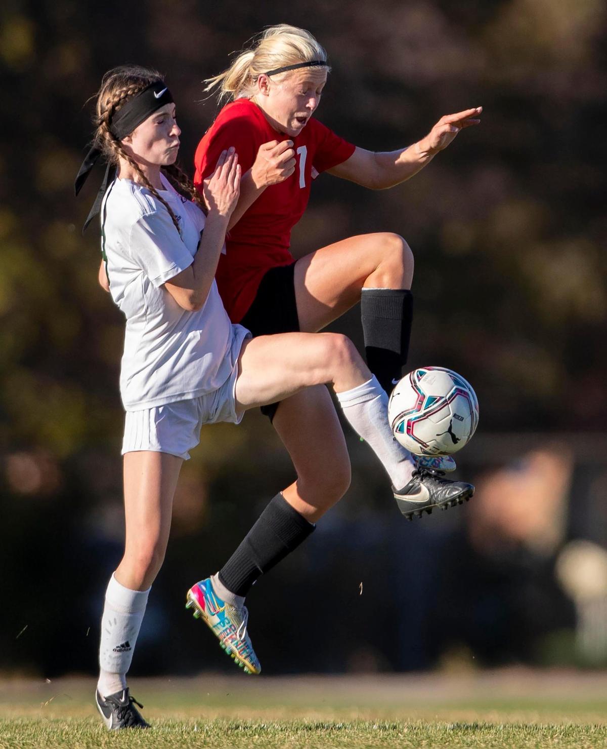 Eagle’s Mackenzie Brown battle’s Boise’s Sammy Smith for the ball Sept. 30 at Fort Boise Park.