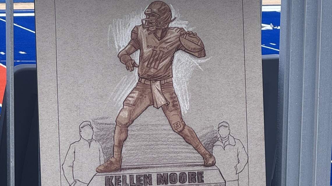 Boise State reveals unveiling date for Kellen Moore statue. Here are the details