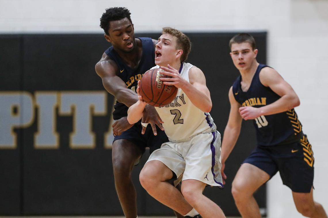 Meridian’s Davis Thacker, left, played a defensive role last season but will take on a bigger role as the defending state champs’ only returning starter.