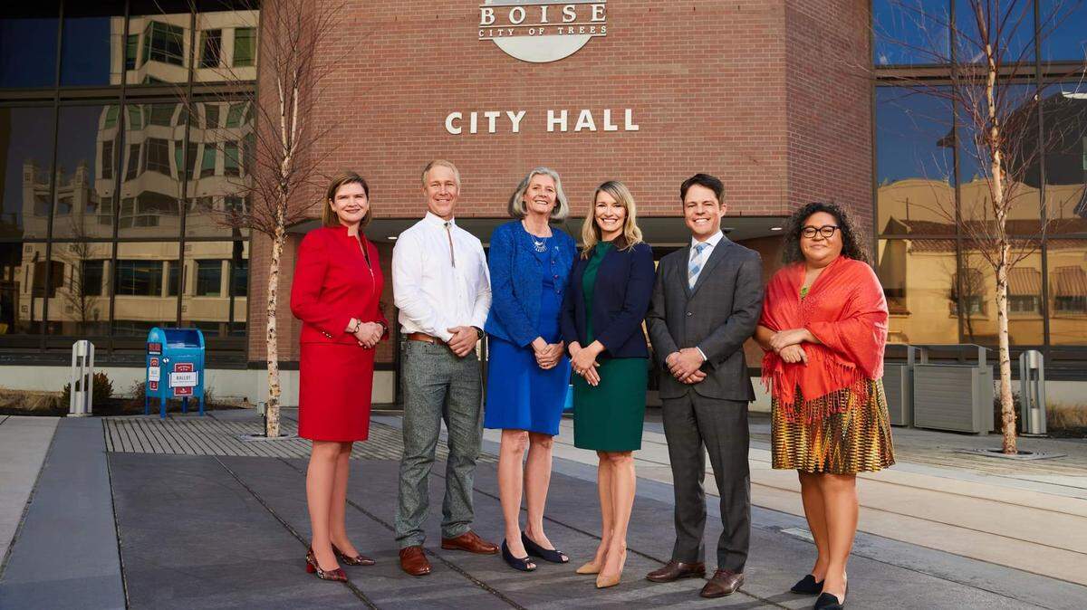 In the coming months, Mayor Lauren McLean plans to appoint Boise residents to fill two vacancies on the City Council. Lisa Sánchez (far right) vacated her seat earlier this month, as did Elaine Clegg (left center). The other members are Jimmy Hallyburton (second from left), Patrick Bageant (second from right), Luci Willits (far left) and Holli Woodings.