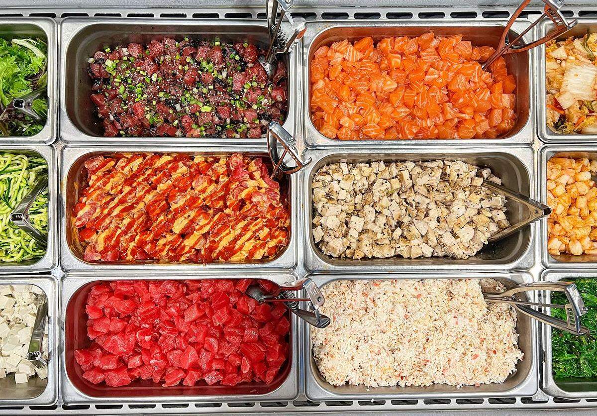 Bring on the poke! (And other ingredients.) Paddles Up offers a customizable, scoop-and-serve experience.