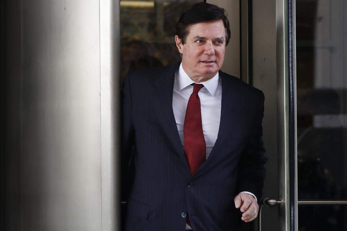 Paul Manafort, President Donald Trump's former campaign chairman and once a lobbyist for the former government of Ukraine, leaves the federal courthouse in Washington in November 2017.