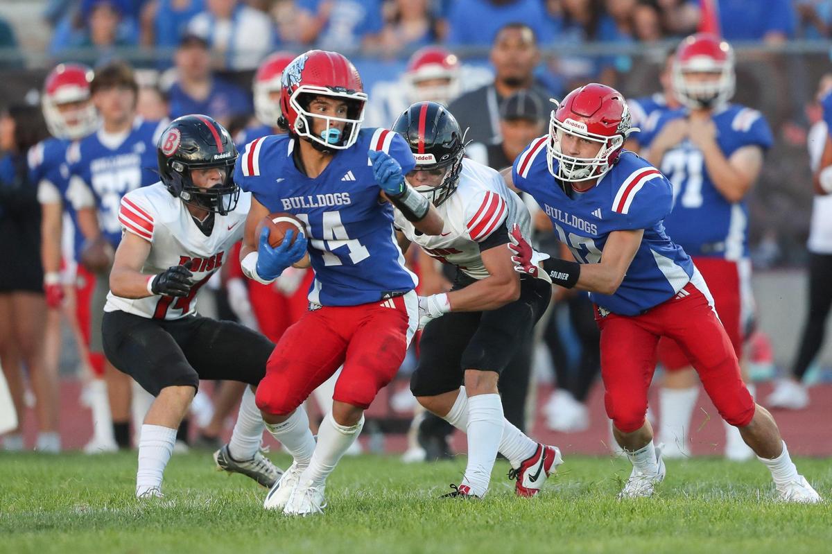 Nampa’s Kartez Hernandez poses a big-play threat for the Bulldogs who will line up at multiple positions.