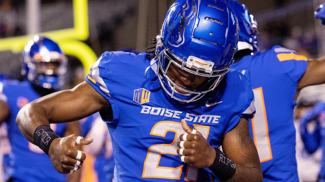 Blocked punts, stifling defense give Boise State blowout win in ‘special’ home finale