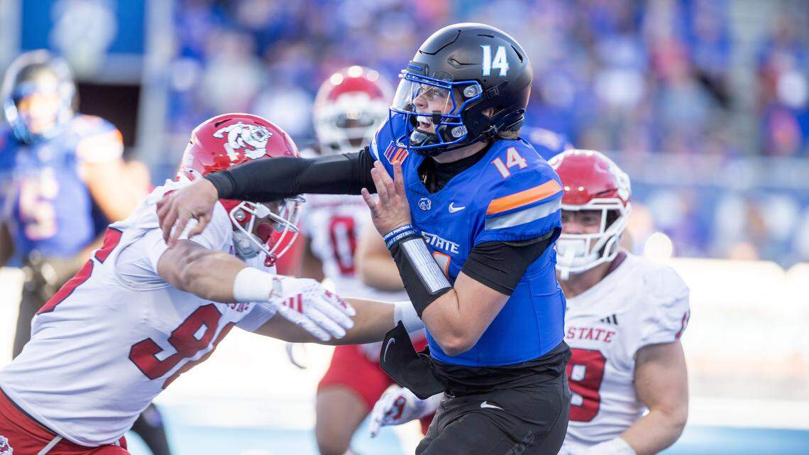 Fresno State defensive lineman Michael Jordan, Jr. puts pressure on Boise State quarterback Max Cutforth’s pass during the fourth quarter. Fresno State defeated Boise State 30-7 during the game at Albertsons Stadium. November 1, 2025.