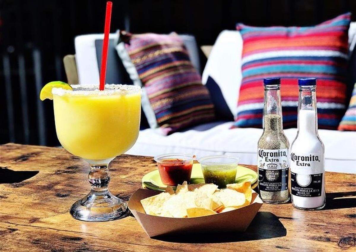 Bring on the Texas-size drinks. El Tejano Tex-Mex likes to go big.