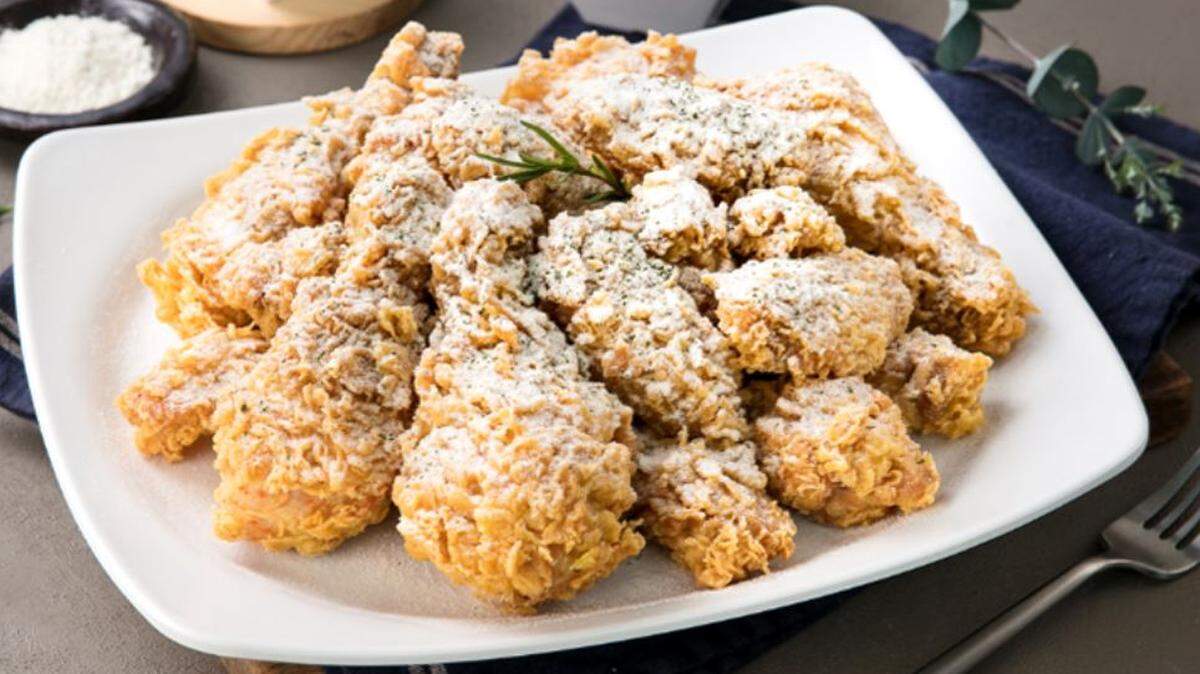 What exactly is that sweet, salty magic dust on the Crispy Honey Butter Chicken? Who knows? But it’s addictive.