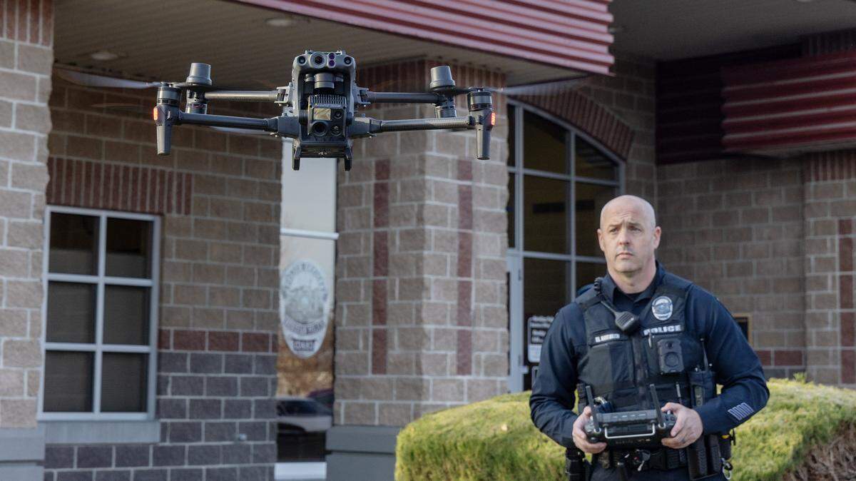 Officer Mark Horvath demonstrates piloting a drone at the Meridian Police Department, Wednesday, Feb. 4, 2026. Meridian Police Department uses drones for traffic crash reconstruction, missing persons cases and tracking suspects. A new program will utilize the deployment of drones as first responders.