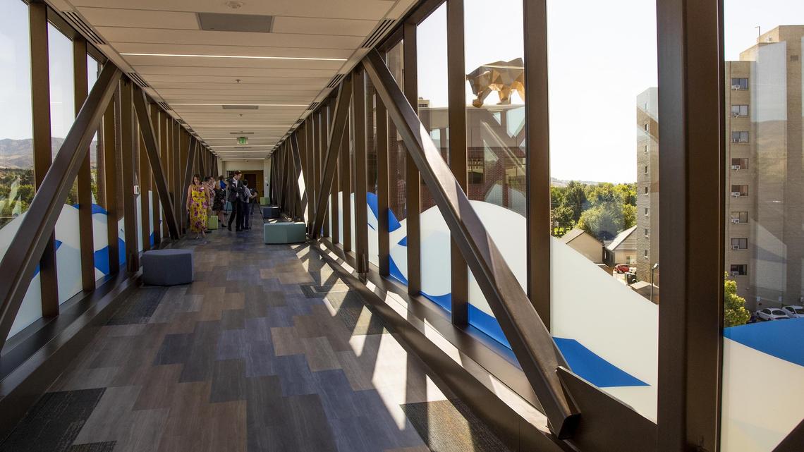 One of the more obvious features of St. Luke’s Children’s latest addition is the skybridge that spans the two buildings’ fourth floor above Avenue B. Though it’s maybe not as obvious is the giant golden bear sculpture on the roof of the new Idaho Elks Children’s Pavilion.