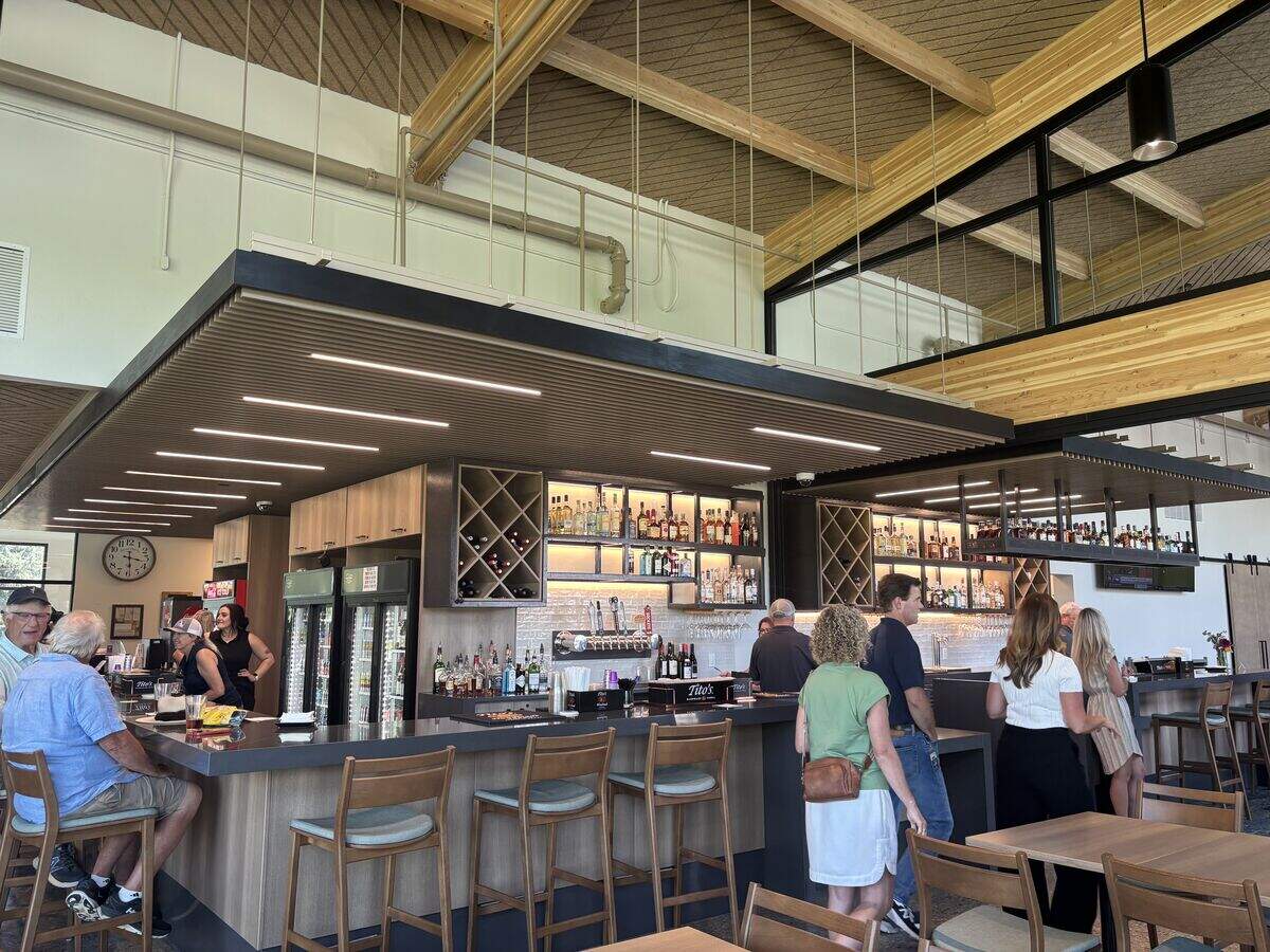 The clubhouse has a full restaurant and bar.