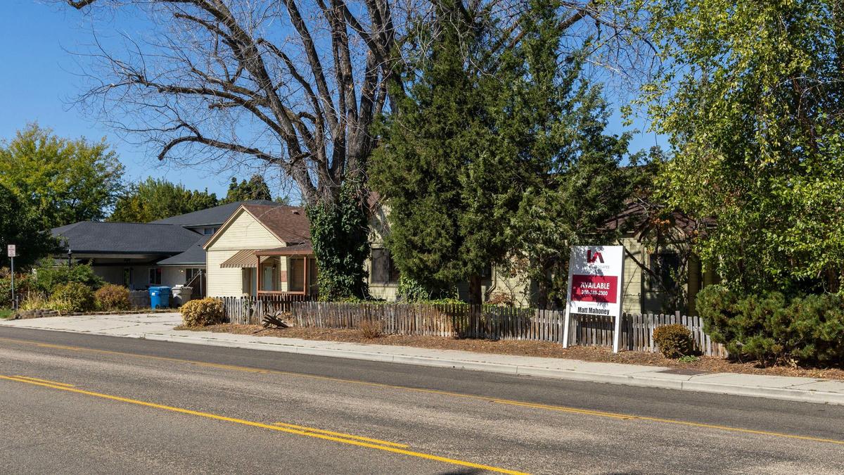 Neighbors of D3V Black’s development in Southeast Boise have voiced concern over dust that will be generated from the demolition of three homes and three outbuildings across Linden Street from White Pine Elementary and Timberline High School. The apartments would replace the trees and buildings shown here.