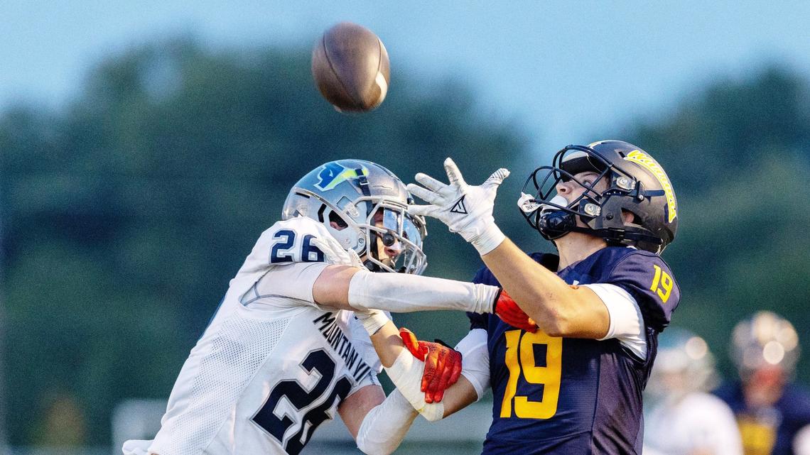 Meridian receiver Holden Coy finished with two receptions for 31 yards and a touchdown in the Warriors’ 46-34 win over Mountain View.