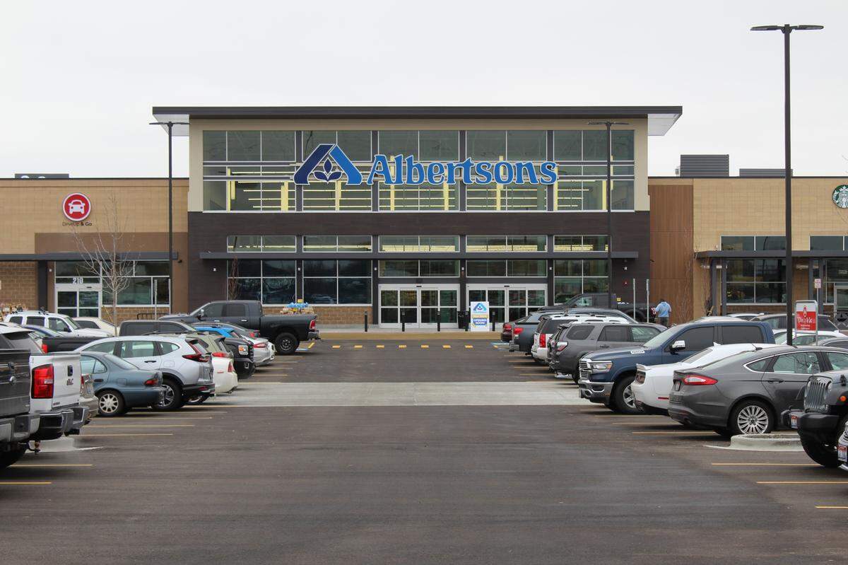Albertsons has opened a new store in Star, at the corner of State Street and Highbrook Way.