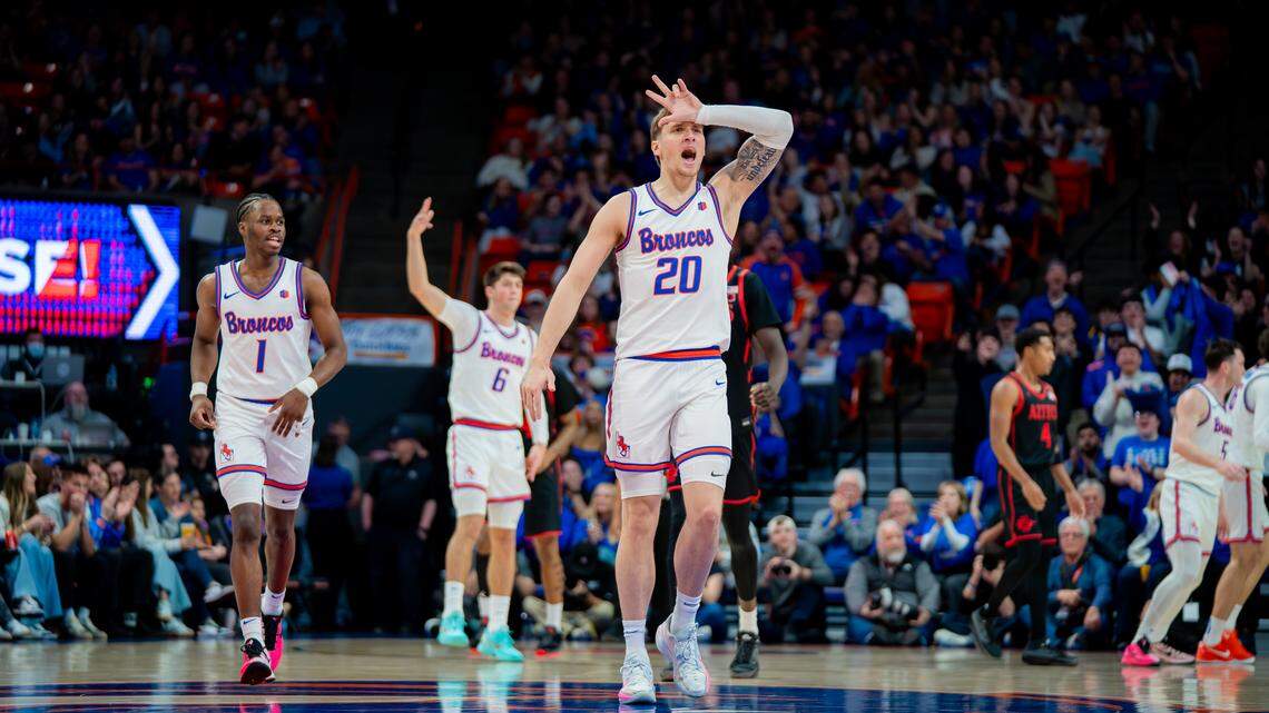 Boise State’s Fielder steals the show on Senior Night in front of packed house