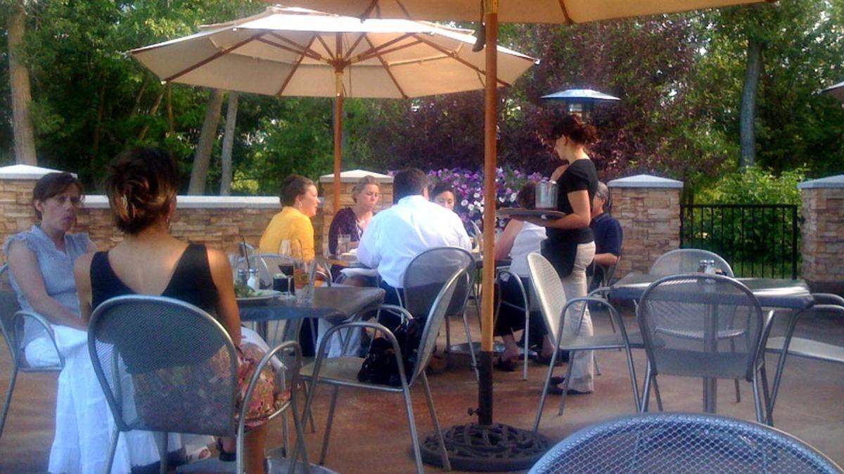 Diners enjoy the patio at Bardenay’s Eagle location.