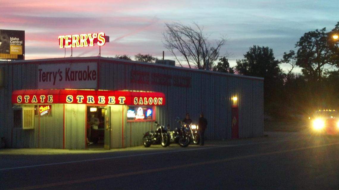 Terry’s State Street Saloon is in a “high visibility location with unobstructed frontage and traffic counts exceeding 35,000 cars per day,” according to the listing.