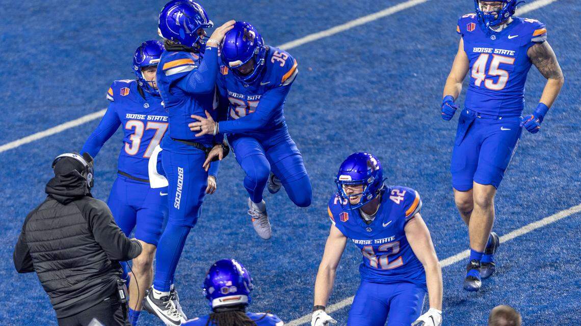 Taking the soccer player out of the kicker is hard. It’s happening at Boise State
