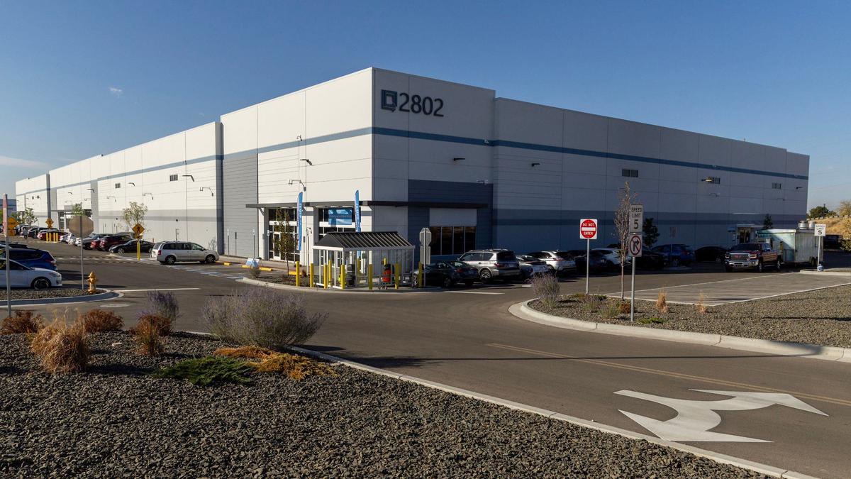 Amazon’s new Same-Day Delivery center (SID1) in Nampa is the first of its kind in Idaho. Dignitaries and local leaders took part Tuesday in a ribbon-cutting.