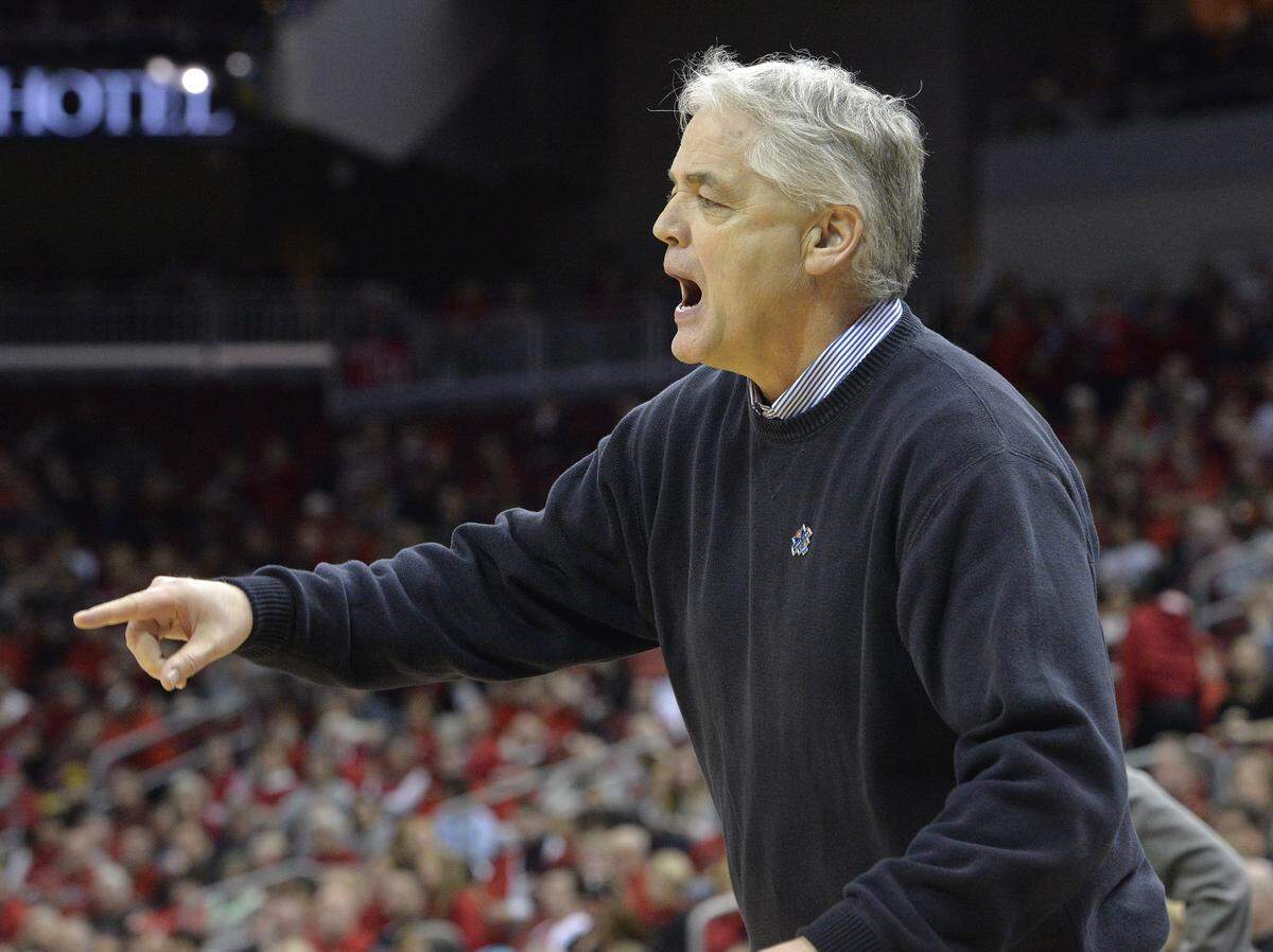 Boise State women’s basketball coach Gordy Presnell has eliminated sweaters, like the one he wore in the first round of last year’s NCAA Tournament at Louisville, from his game-day wardrobe. “We’ve lost a couple games when I wear sweaters,” he said.