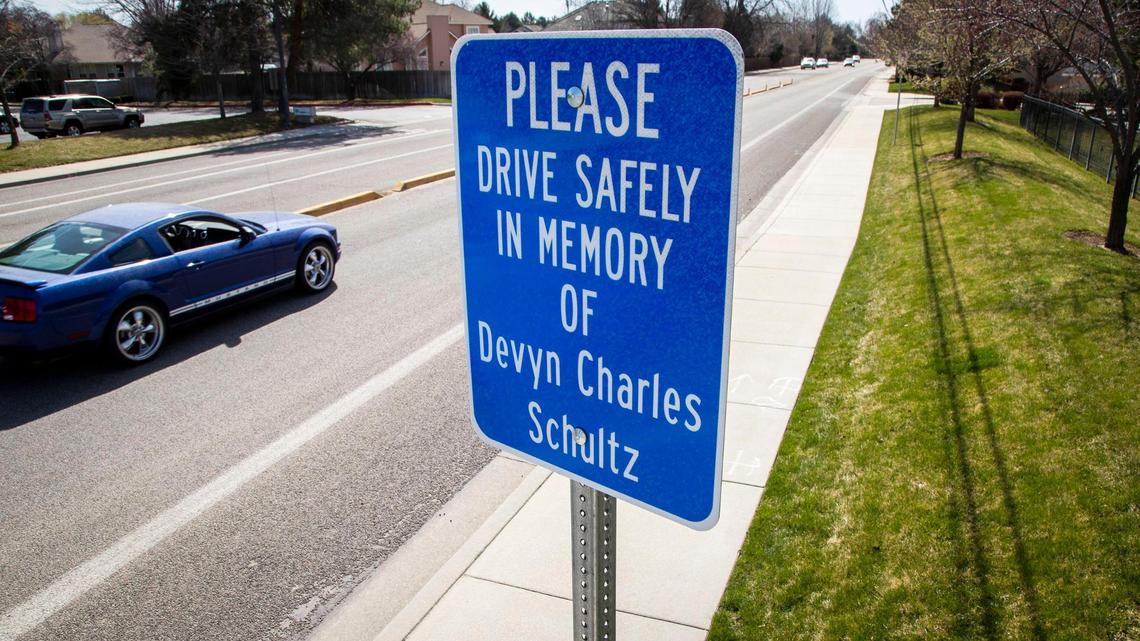 A formal sign erected by ACHD asking people to dive safely along Five Mile Road near McMillan Road.