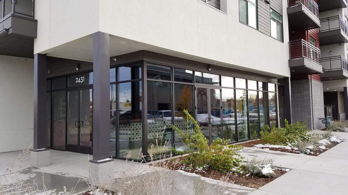 There’s no indication from the exterior, but this is where Casanova Pizzeria supposedly will return.