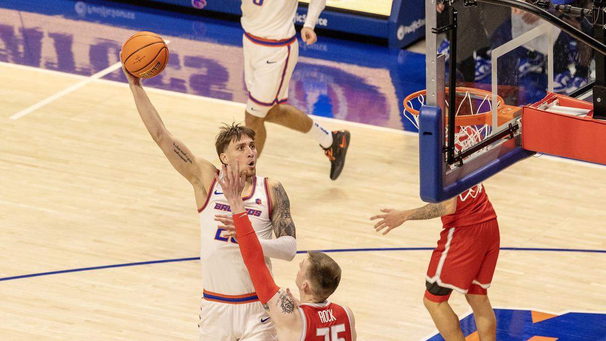 Boise State’s Drew Fielder scores in the second half of a win over New Mexico at ExtraMile Arena in December.