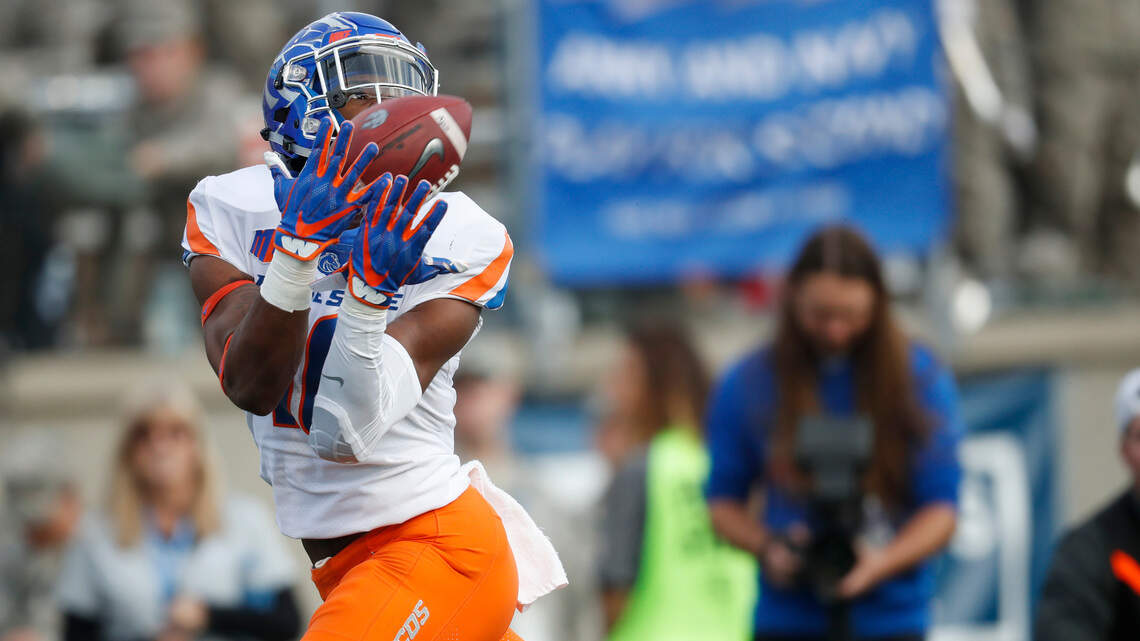 Boise State’s hot QB, BYU’s inconsistency hint at another Broncos win