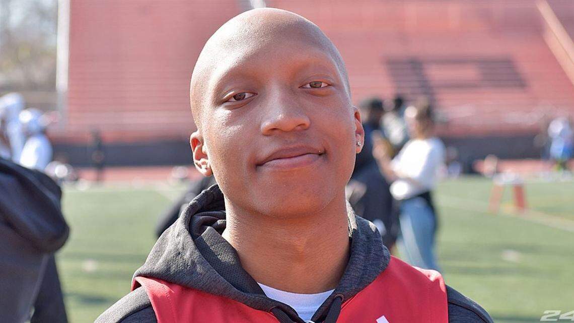 Pittsburg (California) cornerback Khai Taylor verbally committed to Boise State on Tuesday.