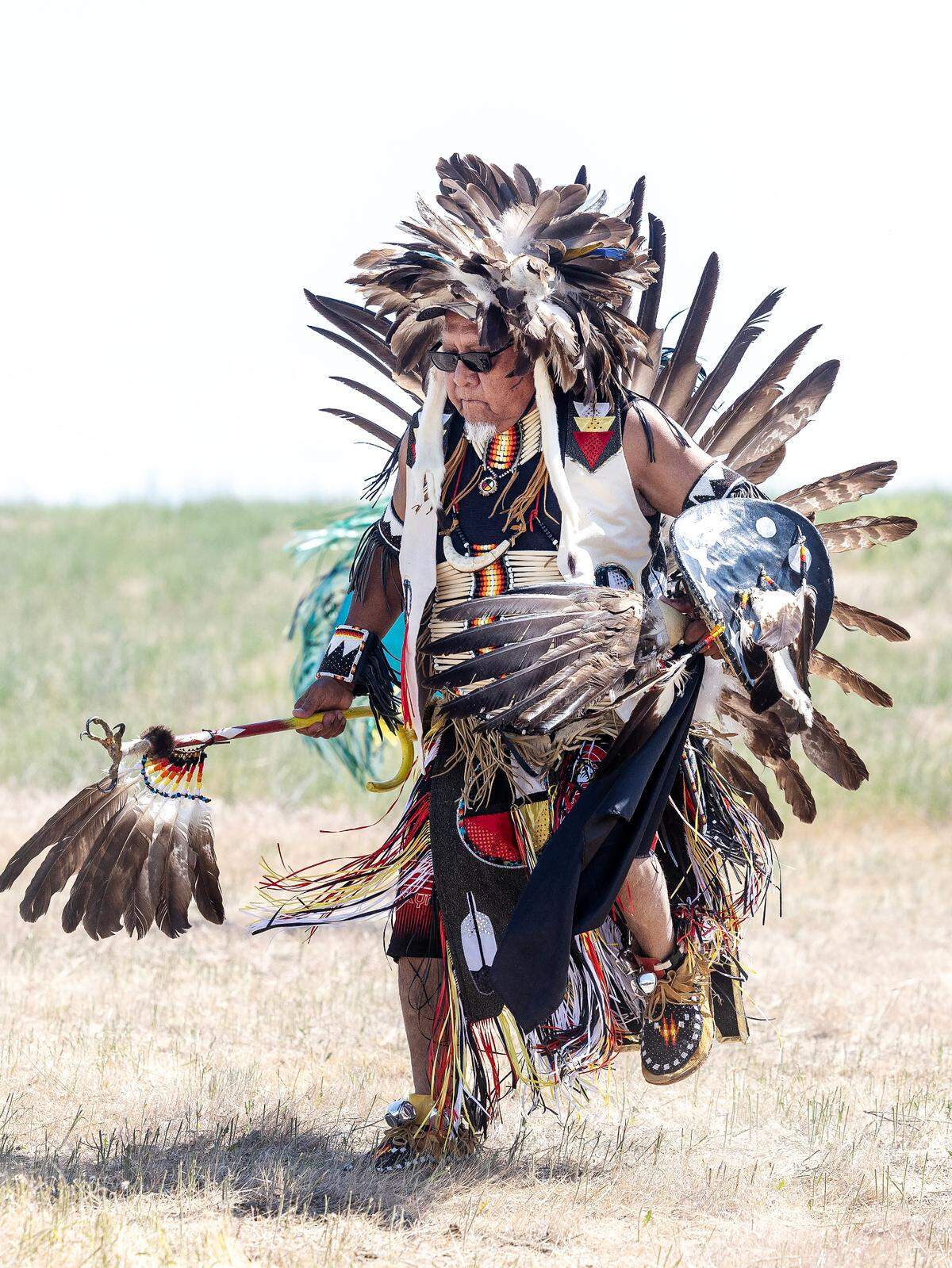 Derald Julianto dances during the ceremony.