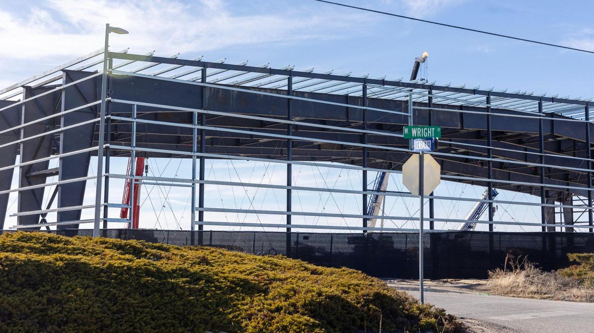 The Boise hangar that collapsed & killed 3 is going back up. What’s different this time?