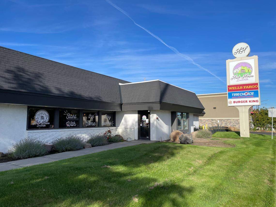 The parking lot was empty and the restaurant was closed Monday morning. A note on the door explains that the situation is permanent.